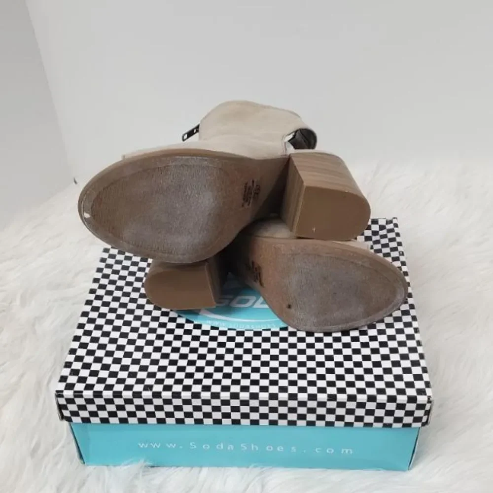 Soda Open Toe Ankle Booties Clay Block Heel Size 7.5